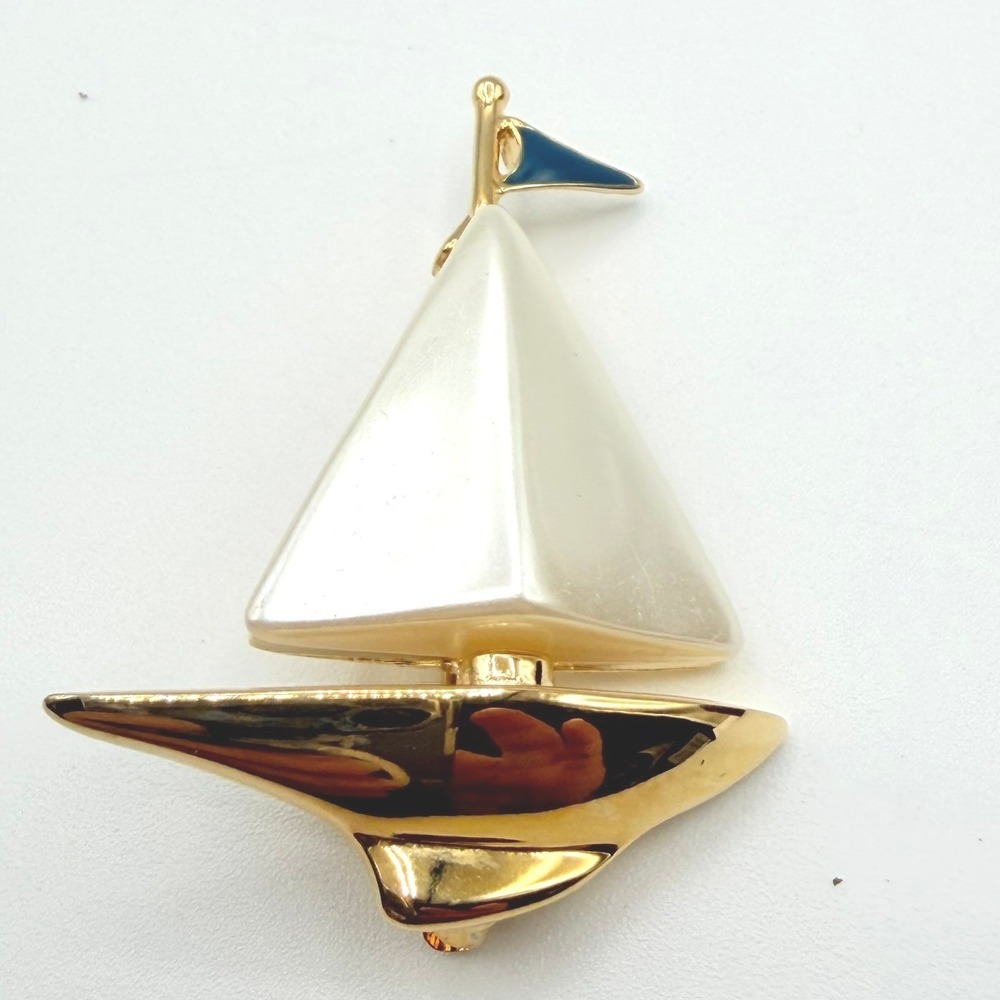 Sailboat Brooch Women Gold Tone Cream Faux Pearl Nautical Pin EX